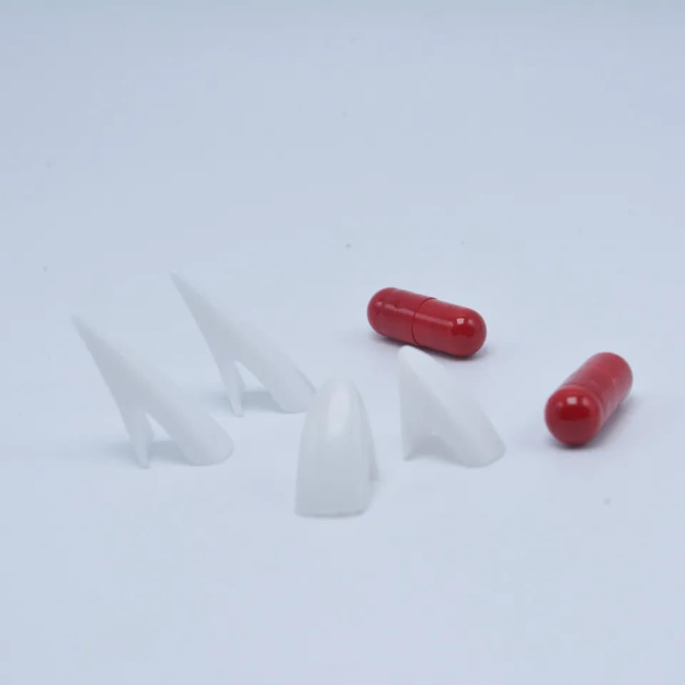 Kit Capa + Dente De Vampiro Com Sangue Falso Festa Halloween